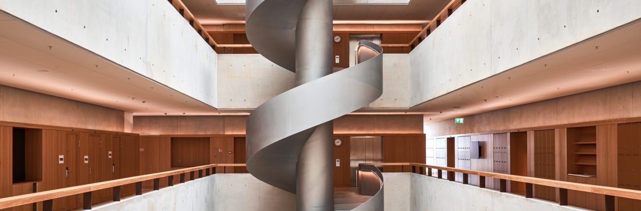 hslu-campus-zug-rotkreuz_wendeltreppe-breit